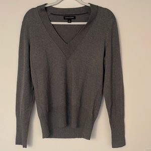 Banana Republic Gray Silk Cotton Cashmere .V Neck. Size. Large